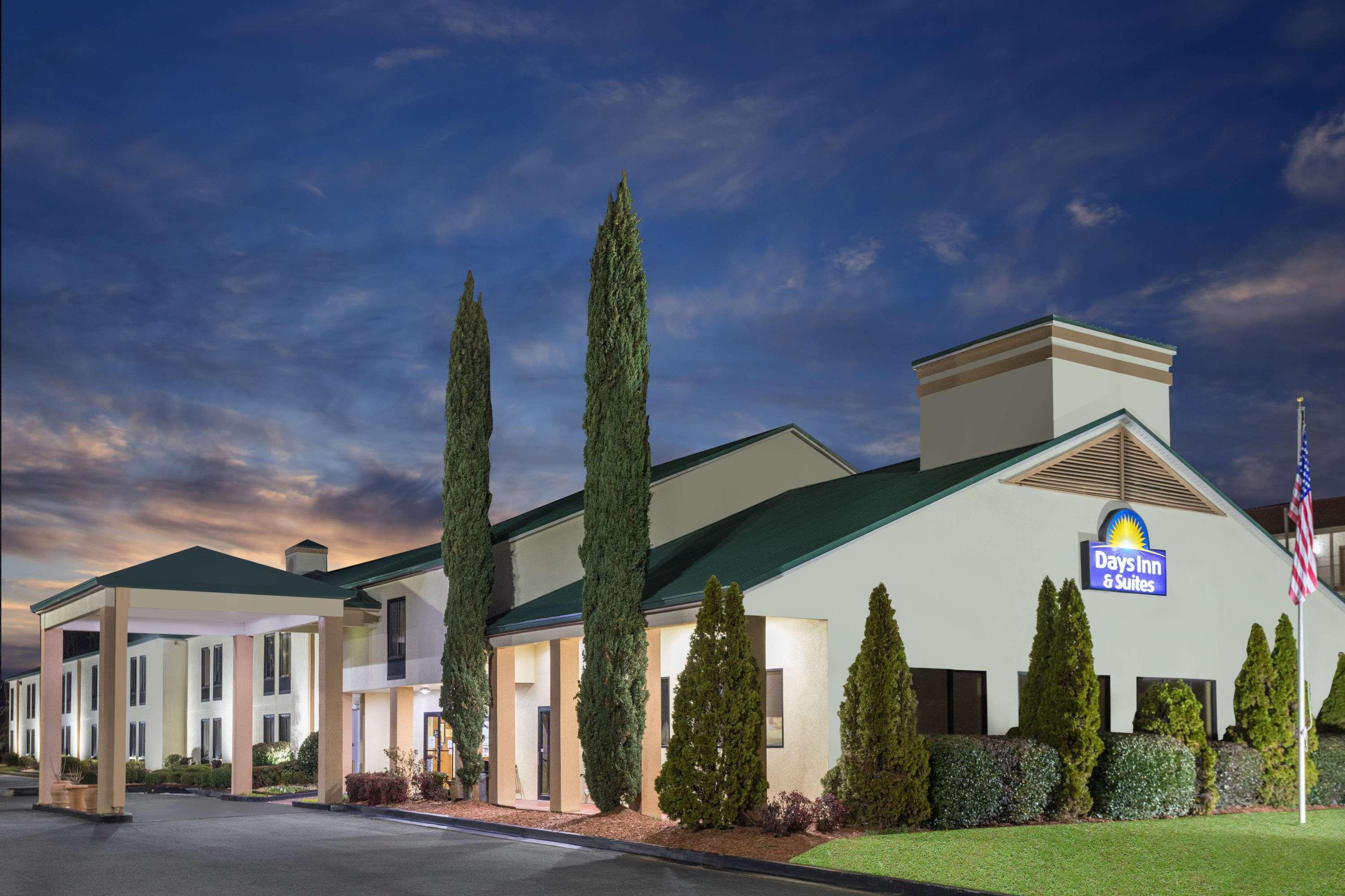 Days Inn & Suites By Wyndham Peachtree Corners Norcross Exteriér fotografie