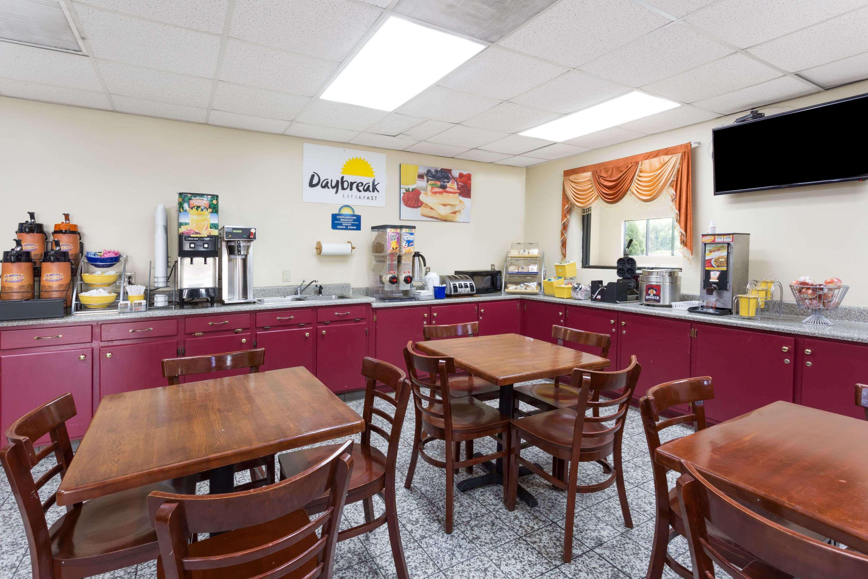 Days Inn & Suites By Wyndham Peachtree Corners Norcross Exteriér fotografie